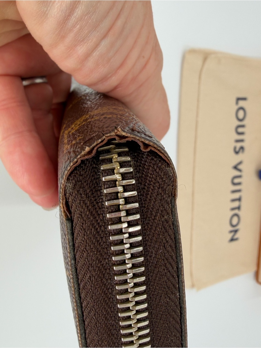 Authentic Louis Vuitton Monogram Zippy Wallet W/Box and Dust Bag Good Condition - Picture 7 of 14